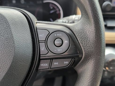 Used 2023 Toyota RAV4 XLE FWD image 14