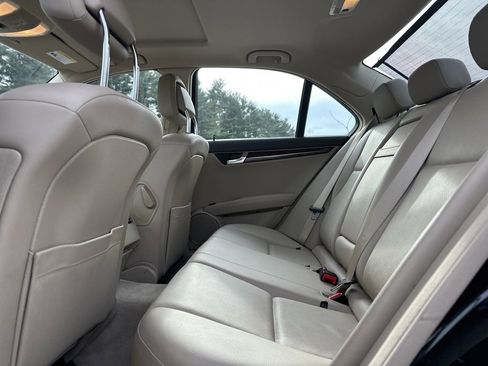 Used 2011 Mercedes-Benz C 300 4MATIC Sedan image 21