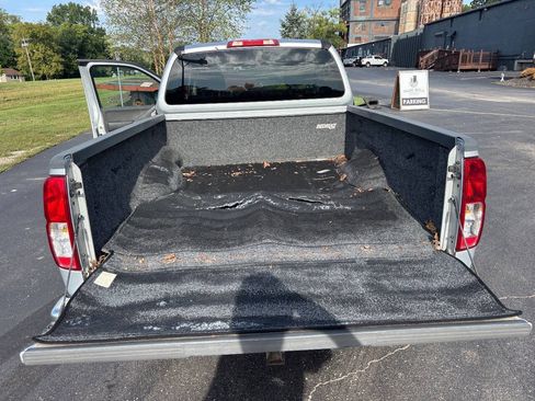 Used 2009 Nissan Frontier XE RWD image 10