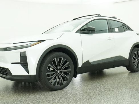 New 2026 Toyota C-HR AWD/4WD image 34