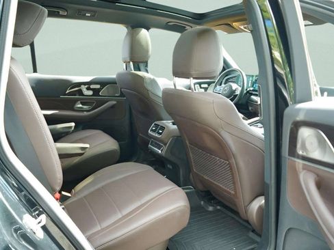 Used 2022 Mercedes-Benz GLS 450 4MATIC image 54