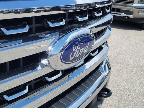 Certified 2025 Ford F250 Lariat w/ Chrome Package AWD/4WD image 9