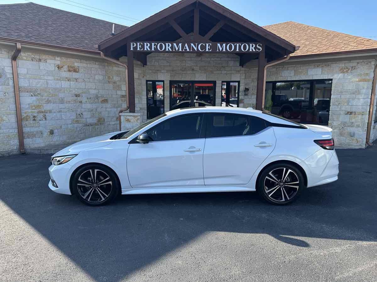 Used 2023 Nissan Sentra SR w/ SR Premium Package FWD image 2