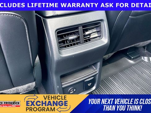 Used 2022 Ford Edge SEL w/ Convenience Package image 29