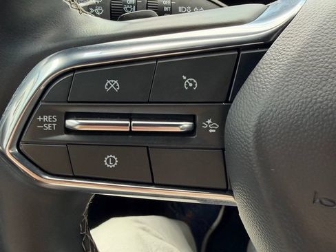 Certified 2025 Chevrolet Traverse LT FWD image 24