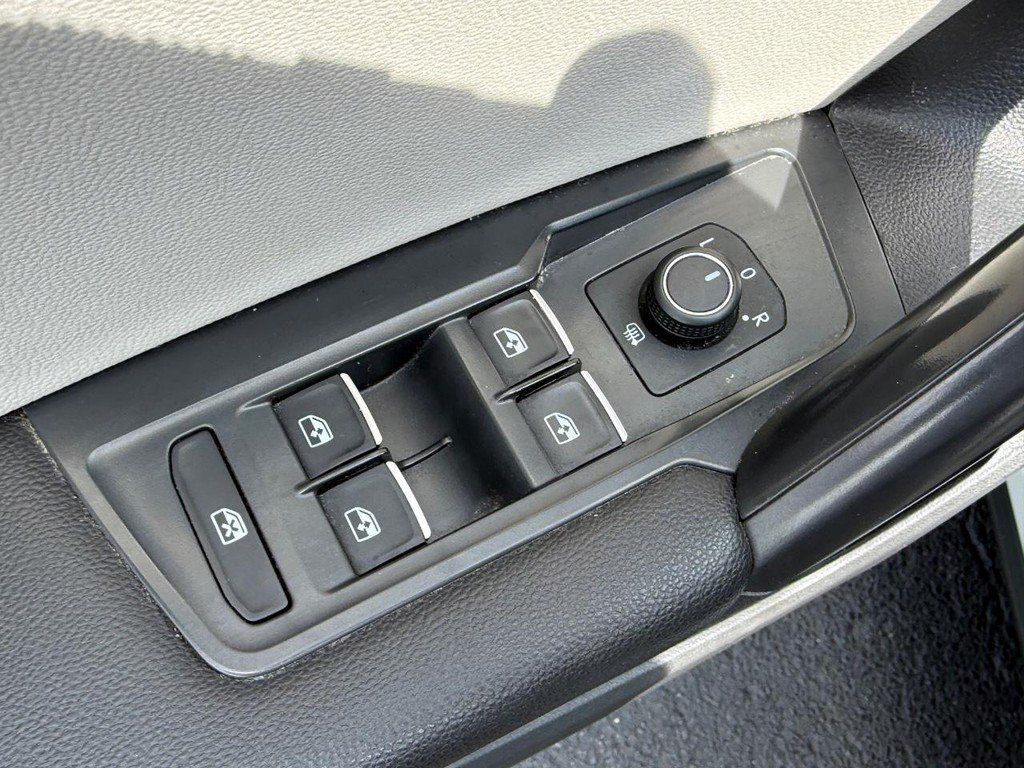 Used 2021 Volkswagen Tiguan SE R-Line FWD image 16