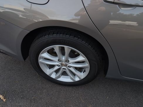 Used 2018 Chevrolet Malibu LT w/ Driver Confidence Package image 47