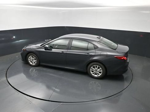 Used 2025 Toyota Camry Hybrid FWD image 16