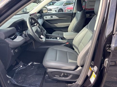 New 2026 Ford Explorer Active RWD image 28