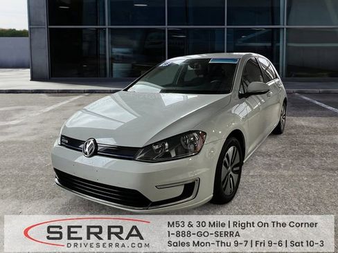 Used 2016 Volkswagen e-Golf SE image 1