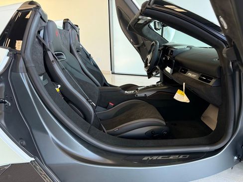New 2023 Maserati MC20 Spyder image 14