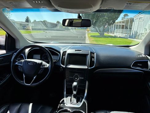 Used 2016 Ford Edge Titanium FWD image 11