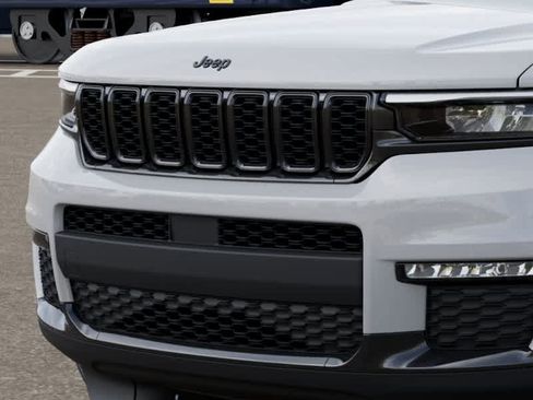 New 2025 Jeep Grand Cherokee L Limited AWD/4WD image 11