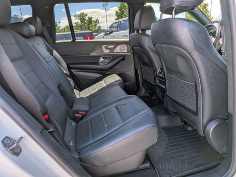 Used 2021 Mercedes-Benz GLS 450 4MATIC image 32