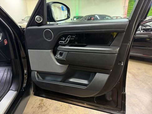 Used 2018 Land Rover Range Rover image 20