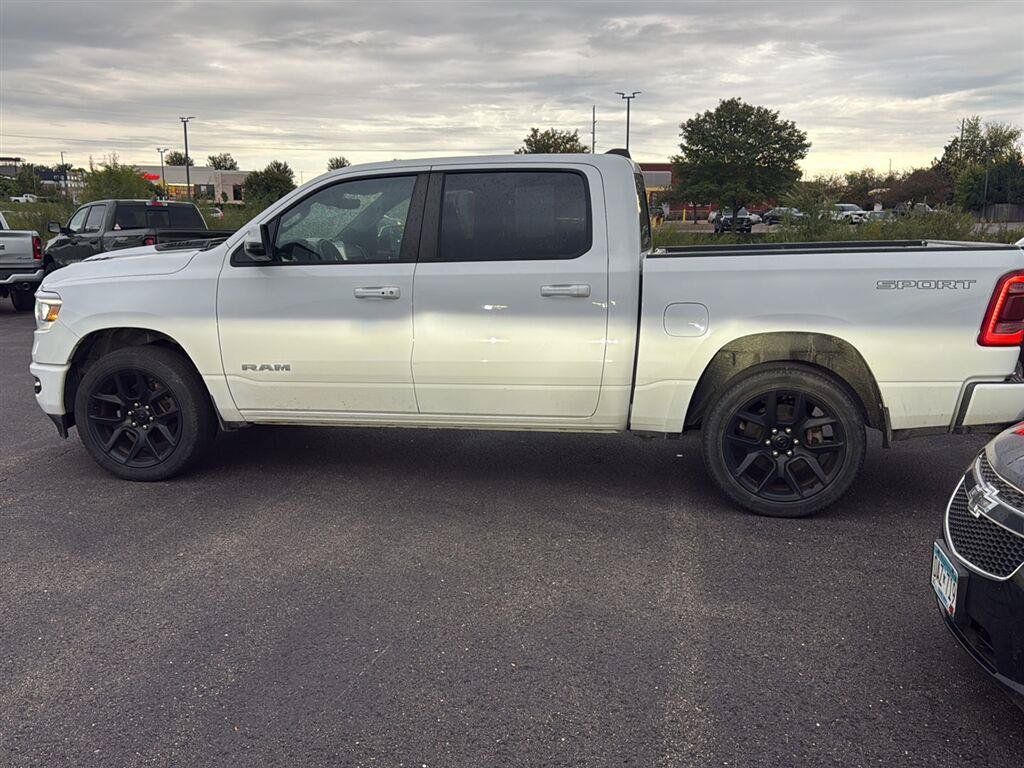 Used 2023 RAM 1500 Laramie AWD/4WD image 4
