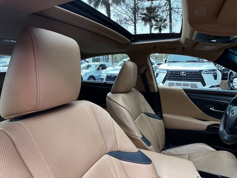 Used 2022 Lexus ES 300h Ultra Luxury image 47