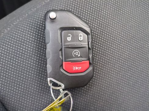 Certified 2023 Jeep Gladiator Sport image 27