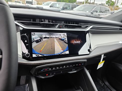 New 2026 Jeep Cherokee Limited AWD/4WD image 18