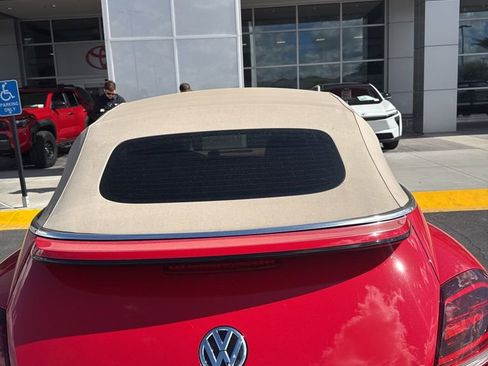 Used 2019 Volkswagen Beetle 2.0T SE image 6