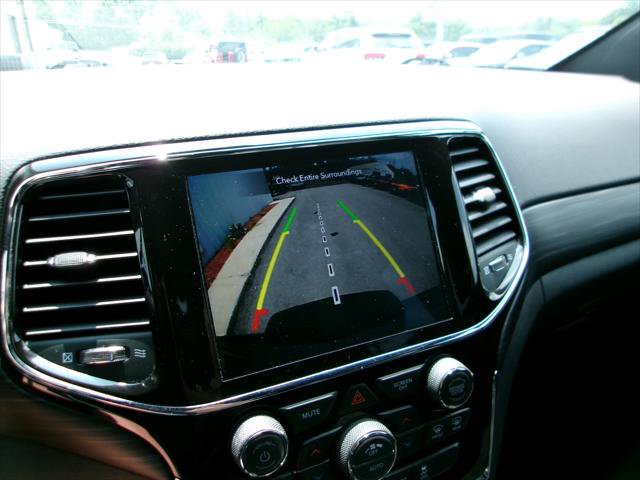 Certified 2021 Jeep Grand Cherokee Laredo X AWD/4WD image 13