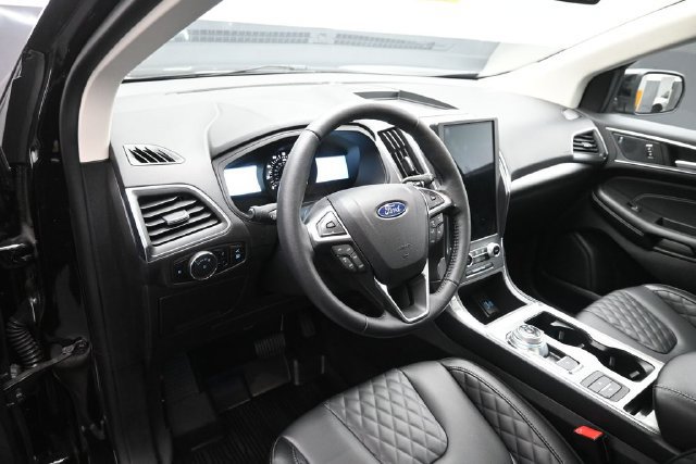Certified 2024 Ford Edge Titanium AWD/4WD image 9