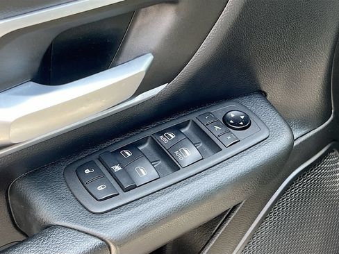 Used 2021 RAM 1500 Big Horn RWD image 17