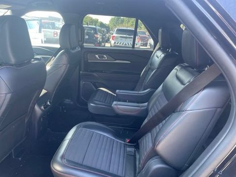 Used 2025 Ford Explorer ST-Line AWD/4WD image 11