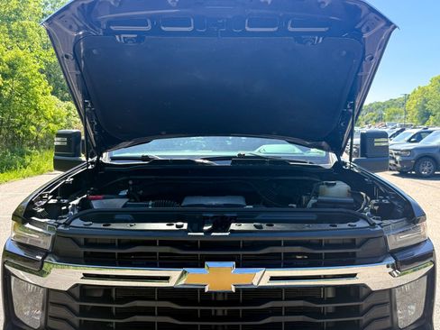 Used 2024 Chevrolet Silverado 2500 LT AWD/4WD image 14