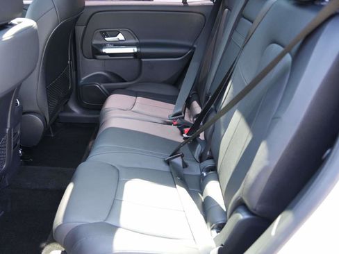 Used 2023 Mercedes-Benz GLB 250 image 11