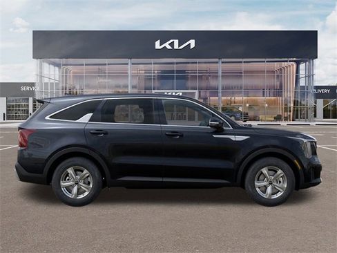 New 2026 Kia Sorento LX image 9