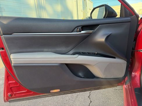Used 2020 Toyota Camry XSE image 13
