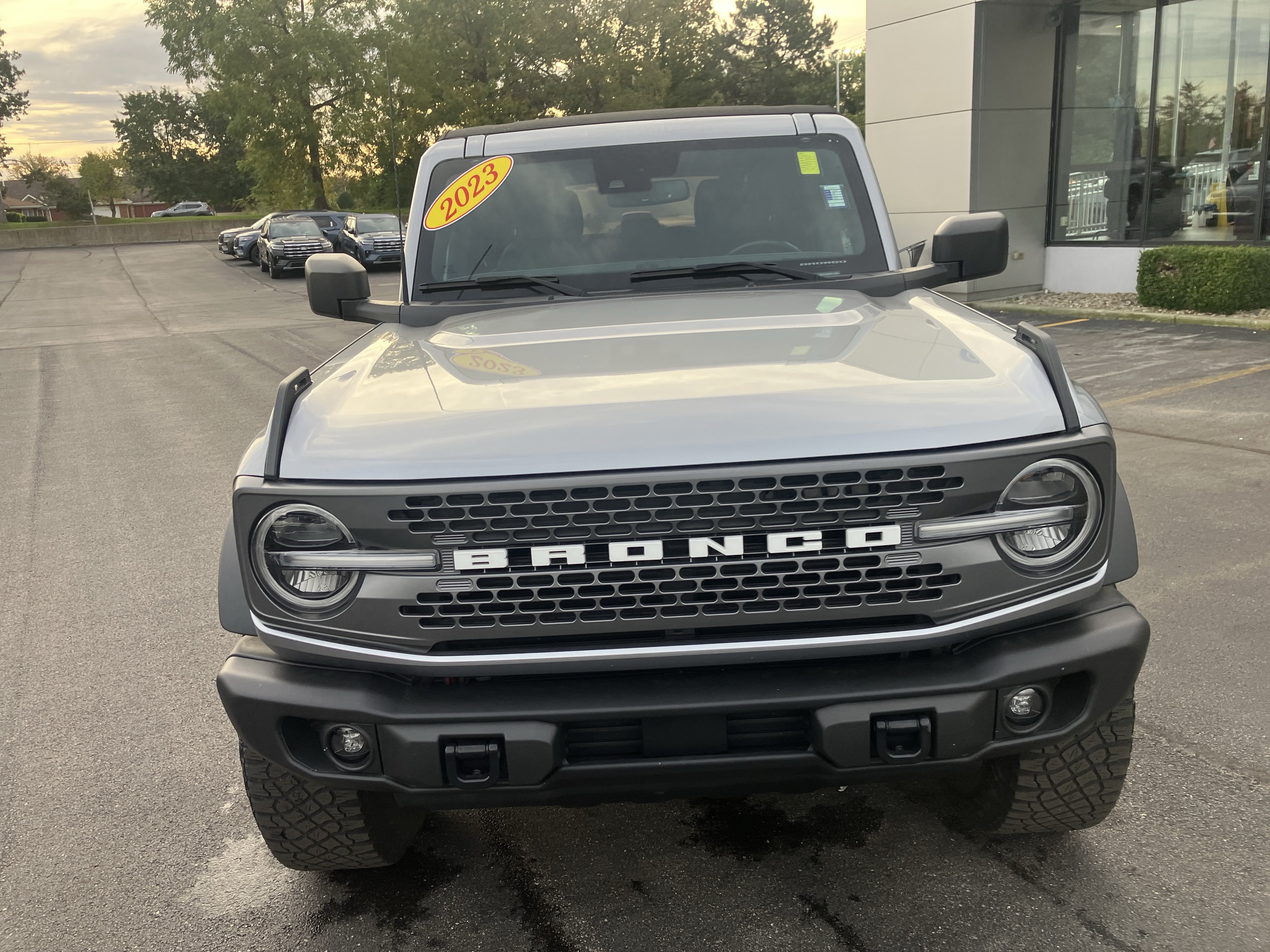 Used 2023 Ford Bronco Badlands w/ Sasquatch Package AWD/4WD image 2