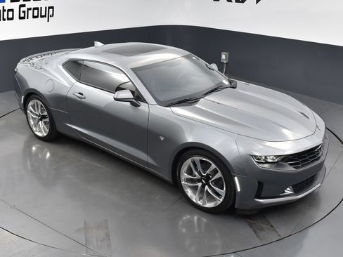 Used 2020 Chevrolet Camaro LT w/ RS Package RWD image 15