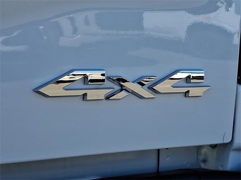 Used 2024 RAM 2500 Tradesman w/ Chrome Appearance Group image 32