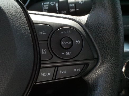 Certified 2025 Toyota RAV4 XLE AWD/4WD image 25