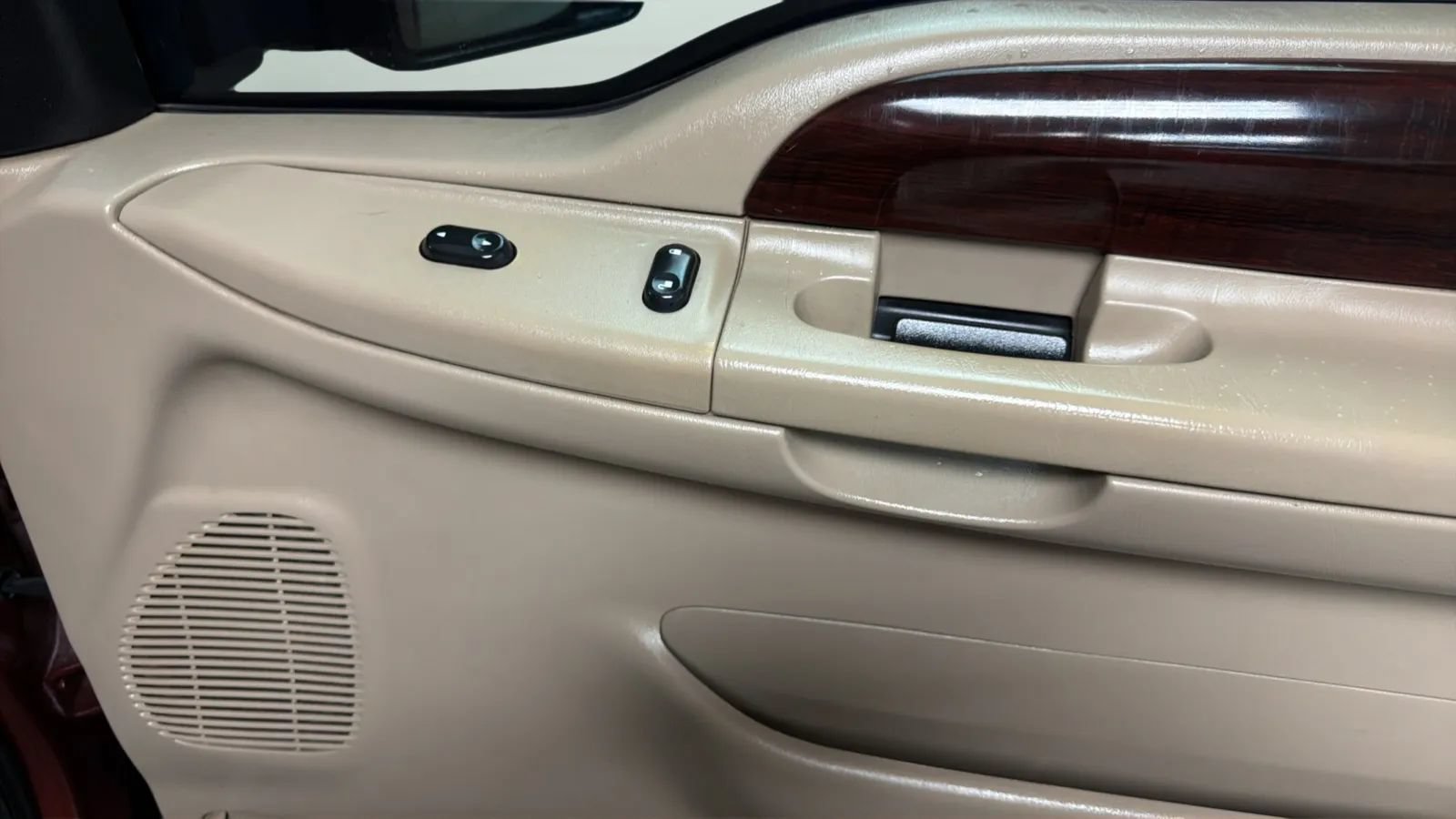 Used 2005 Ford F350 Lariat AWD/4WD image 16