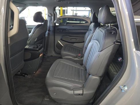 Used 2026 Kia EV9 Land AWD/4WD image 3