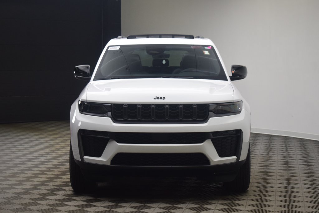 New 2027 Jeep Grand Cherokee Altitude AWD/4WD image 2