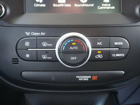 Used 2019 Kia Soul + image 14