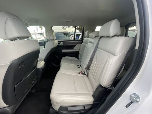 Used 2025 Hyundai Santa Fe SEL image 25