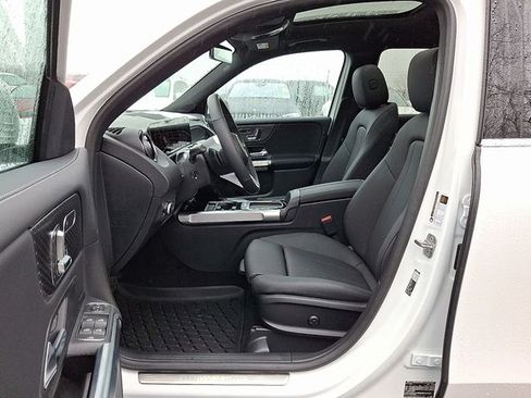 Used 2026 Mercedes-Benz GLB 250 4MATIC image 12