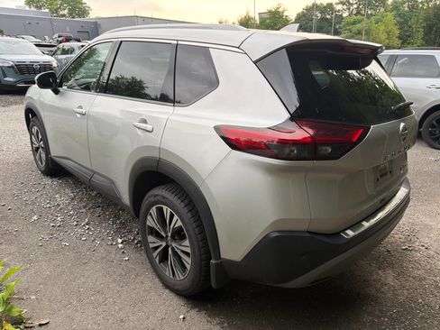 Used 2021 Nissan Rogue SV w/ Premium Package AWD/4WD image 2