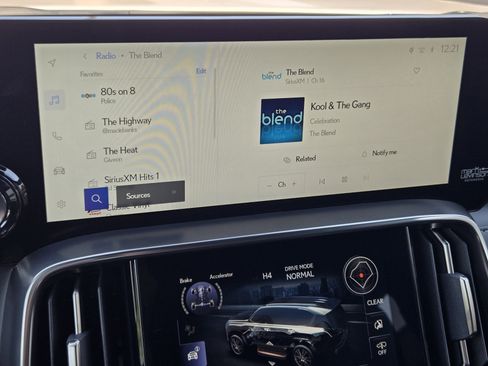 New 2025 Lexus LX 700h Luxury w/ Appearance Package image 13