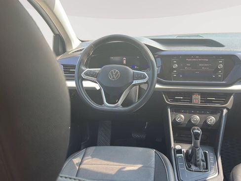 Certified 2022 Volkswagen Taos SE FWD image 21