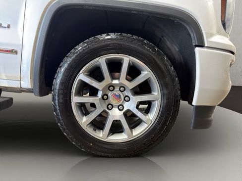 Used 2016 GMC Sierra 1500 Denali w/ Enhanced Driver Alert Package AWD/4WD image 34