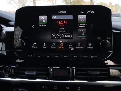 Used 2024 Nissan Pathfinder Platinum image 12