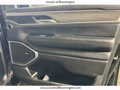 Used 2024 Jeep Wagoneer L Series II w/ Flexible Seating Group image 21