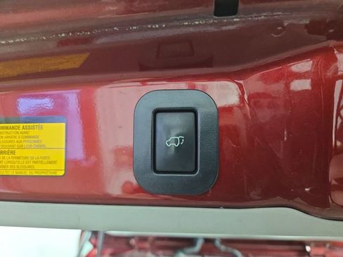 Used 2011 Toyota Sienna XLE w/ Premium Pkg image 34