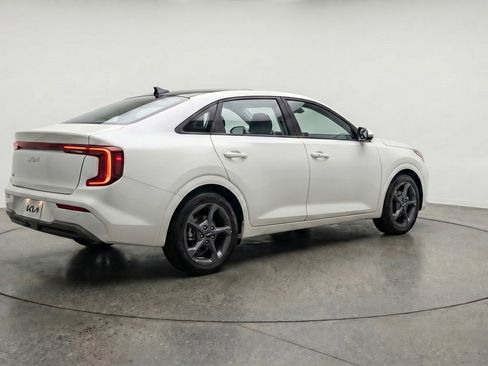 Used 2025 Kia K4 LXS image 9